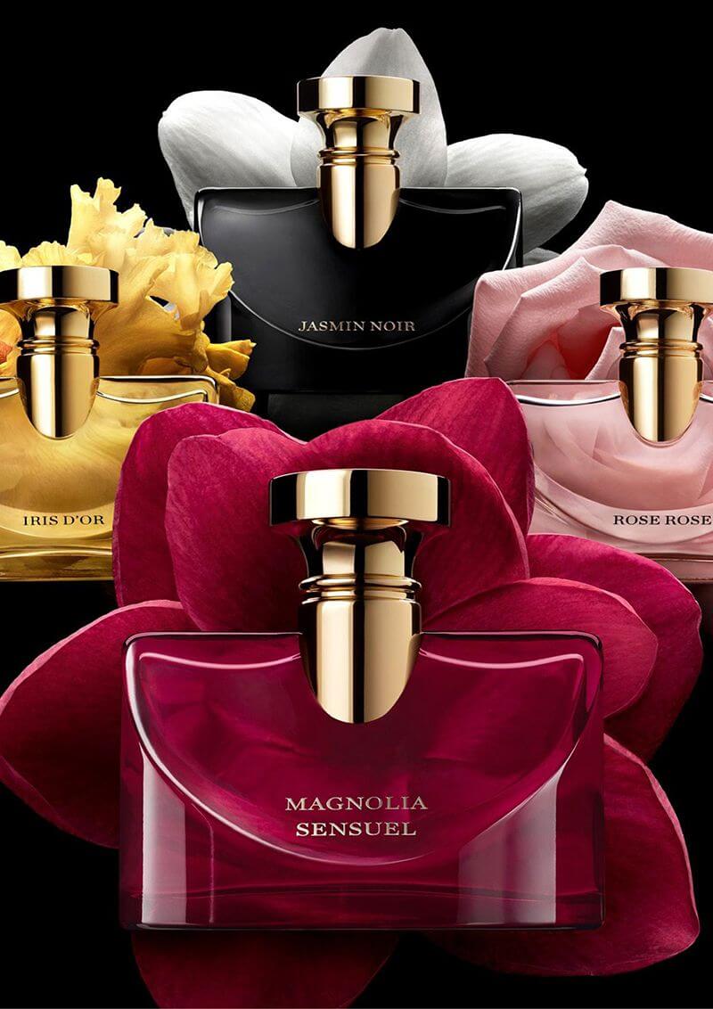 BVLGARI Splendida Magnolia Sensuel EDP 5 ml ความหอมหวานของดอกไม้ที่มีเสน่ห์ กลิ่นเปิดมาด้วยความสดชื่นนิดๆ ของแมกโนเลียและจัสมิน ตบท้ายด้วยกลิ่นสไตล์อโรม่านิดๆจากกลิ่นพัชชุลลี่ มักส์ ให้อารมณ์สาวสวยหรูดูมีเสน่ห์ดึงดูด