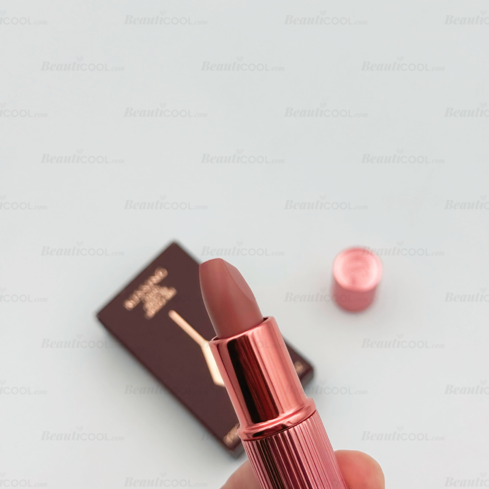 Charlotte Tilbury KISSING Lipstick 1.1g. #Icon Baby, Charlotte Tilbury , Charlotte  , Charlotte  ราคา , Charlotte รีวิว ,  ลิปสติกชาร์ล็อต ทิวเบอรี่